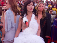 Почему Рианна, Орнелла Мути и другие знаменитости полюбили одежду из России - «Я и Мода»