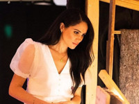 Меган Маркл в белом тотал-луке встретилась с театральной труппой - «Я как Звезда»