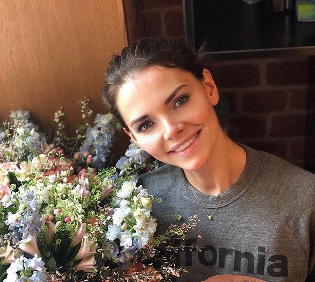 Тихо шифером шурша, едет крыша не спеша: Елизавета Боярская рассказала о самоизоляции - «Домашние Питомцы»