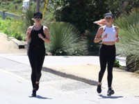 Как сестры: Риз Уизерспун отправилась на пробежку с дочкой - «Я как Звезда»