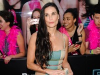 Знаменитости, которые потеряли работу из-за пластики - «Я и Красота»