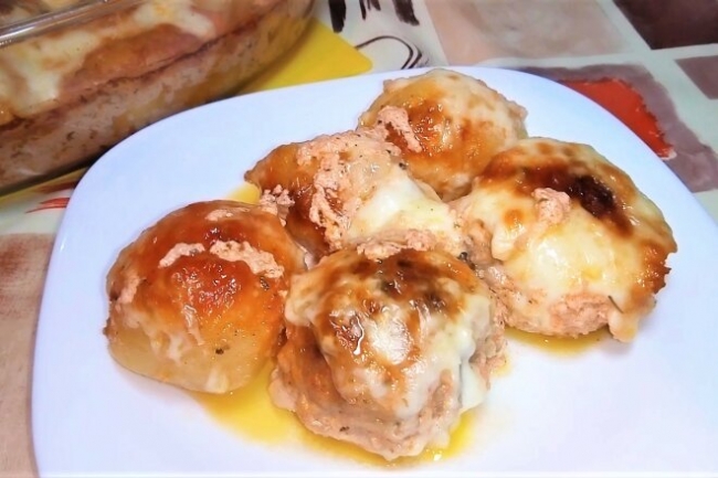 Мясные котлеты в духовке с картошкой под сыром - «Блюда из мяса»