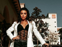 Юлия Волкова в микрошортах показала бесконечные ноги - «Я как Звезда»