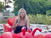 Минимализм: Орлова, Гагарина, Семенович и другие звезды в купальниках (стильных и не очень) - «Я и Мода»