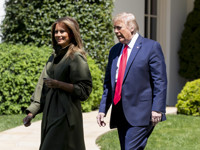 Мелания Трамп в тренче Victoria Beckham приняла участие в экоакции - «Я как Звезда»