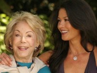 В сети восхитились 101-летней мачехой Майкла Дугласа - «Я как Звезда»