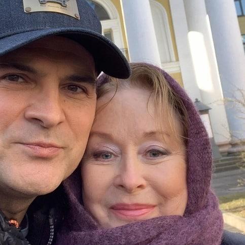 Она аж светится! Помолодевшая Лариса Удовиченко заинтриговала снимком с Александром Дьяченко - «Домашние Питомцы»