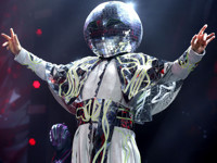 Самые экстравагантные образы 53-летнего Филиппа Киркорова - «Я и Мода»