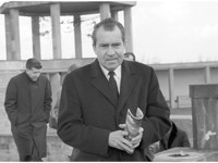 Как Ричард Никсон поил гостей дешевым вином и получал в подарок голых женщин - «Я как Звезда»