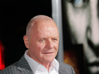 82-летний Энтони Хопкинс станцевал под хит рэпера Дрейка - «Я как Звезда»