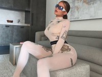 Кайли Дженнер похвасталась шикарными формами в «голом» костюме - «Я как Звезда»