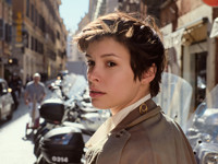 Юбки-баски и комфортный оверсайз: как модно одеться в конце весны и начале лета - «Я и Мода»