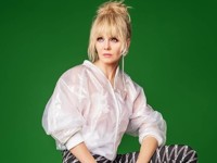 Валерия в сапогах-колготках похвасталась стройными ногами - «Я как Звезда»