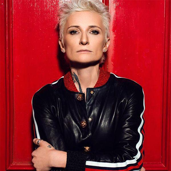 Пышные кудри и грустный взгляд: Диана Арбенина показала себя в юности - «Я и Отдых»