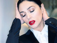 Моника Беллуччи в ярком образе восхитила подписичков - «Я как Звезда»