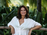 55-летняя Ирина Безрукова поделилась архивным фото из тропиков - «Я как Звезда»