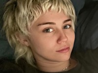 Мама Майли Сайрус сделала ей новую стрижку - «Я как Звезда»