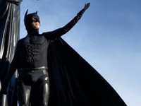 Пугачева стала Джульеттой, а Галкин — Бэтменом в семейном видео про самоизоляцию - «Я как Звезда»