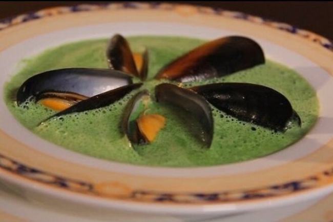 Шпинатный крем-суп с мидиями - «Первое блюдо»