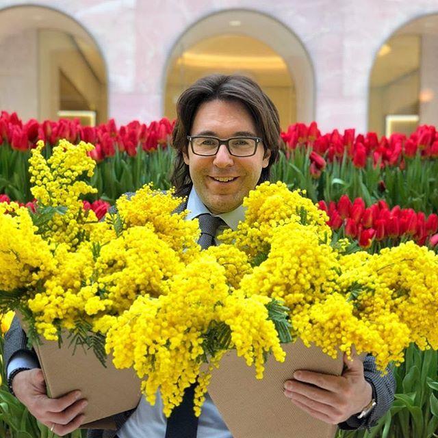 Мальчик-тюльпанчик: Андрей Малахов ненавязчиво обнажил торс в шелковом халате - «Домашние Питомцы»