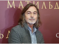 В гостях: как выглядит 15-комнатная квартира 64-летнего Никаса Сафронова - «Я как Звезда»