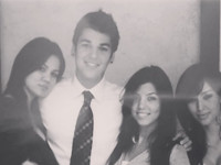 Поклонники не узнали Ким Кардашьян и ее сестер на архивном фото - «Я как Звезда»