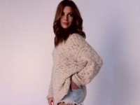 В сети обсуждают снимок Подольской в мини-шортах - «Я как Звезда»