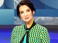 Екатерина Стриженова надела яркую блузку с огромным галстуком - «Я как Звезда»