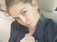 В сети обсуждают снимок Веры Брежневой в микротопе - «Я как Звезда»