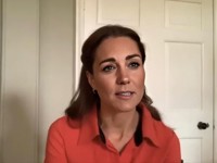 Кейт Миддлтон в ярком наряде провела онлайн-встречу - «Я как Звезда»