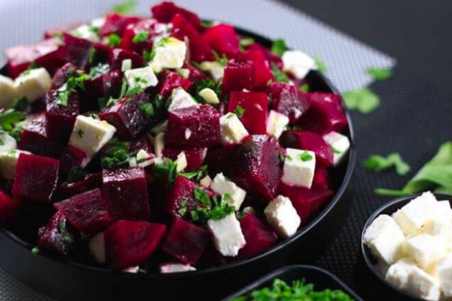 Салат «Зимний» с квашенной капустой и сыром фета - «Закуски»
