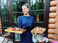 Юлия Высоцкая без макияжа и в нарядном платье смутила фанатов - «Я как Звезда»