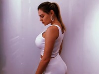 Внучка Боярского в белоснежном кроп-топе и брюках произвела фурор в сети - «Я как Звезда»