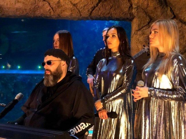 Самые болезненные и мерзкие воспоминания: Максим Фадеев прокомментировал работу с группой Serebro - «Я и Отдых»