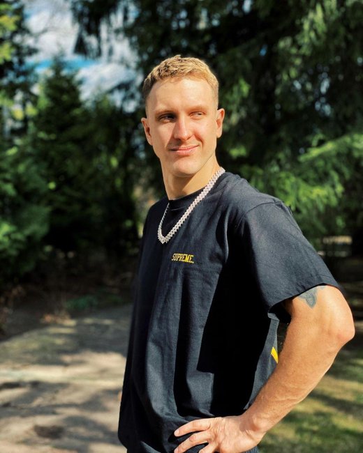 На природу! T-killah зажег в компании двух моделей - «Я и Отдых»