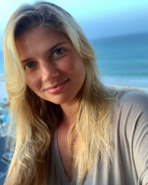 Качельки, томный взгляд и бикини-лютики: Настя Задорожная вспомнила откровенную фотосессию - «Домашние Питомцы»