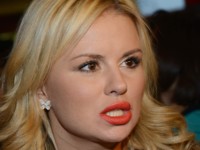 Анна Семенович продемонстрировала формы в откровенном купальнике - «Я как Звезда»