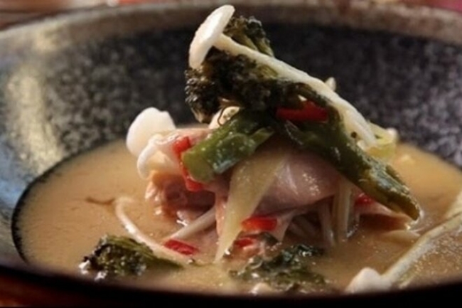 Мисо-суп с лососем и грибами эноки - «Первое блюдо»