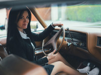 «Мужчины говорили мне идти варить борщ или красить ногти», — как девушка стала автомехаником - «Я как Звезда»