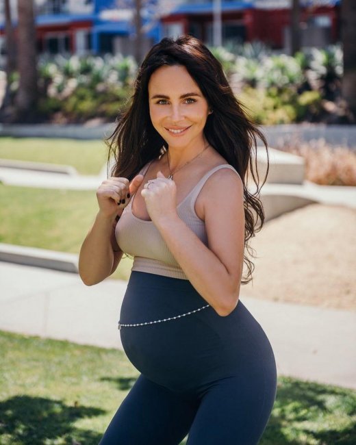 Сдуваюсь потихоньку! Саша Зверева показала фигуру на пятый день после четвертых родов - «Я и Отдых»