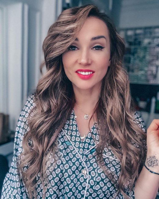 Юная и грустная: Анфиса Чехова показала, как выглядела 26 лет назад - «Я и Отдых»