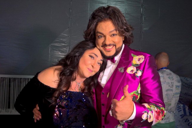 Куда Алла смотрела? В сети обсуждают архивное фото Лолиты Милявской, спящей в объятиях Филиппа Киркорова - «Домашние Питомцы»