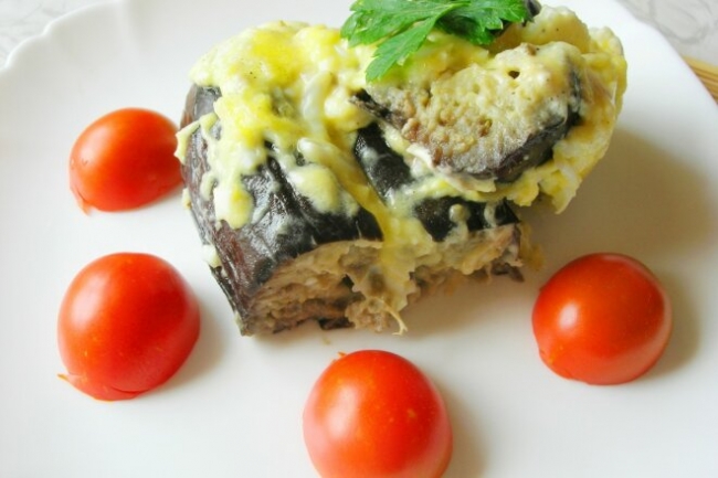 Баклажаны с сыром и яйцами, запеченные под сметанным соусом - «Второе блюдо»