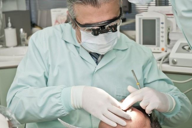 Ученые обнаружили, что коронавирус может привести к выпадению зубов - «Я и Здоровье»