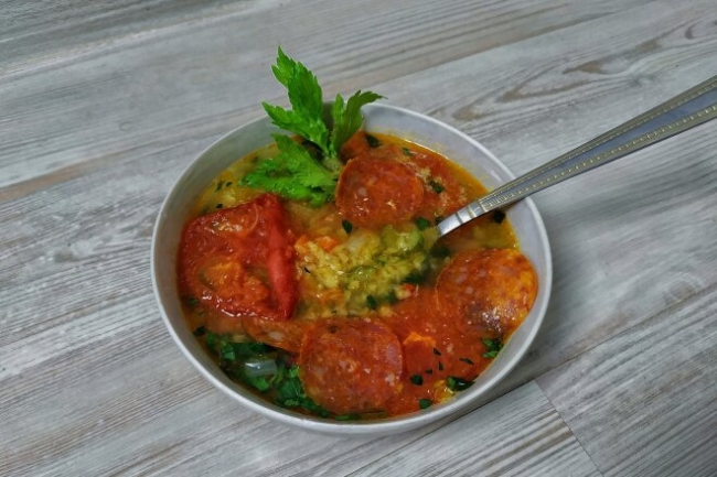 Чечевичный суп с колбасой чоризо - «Первое блюдо»