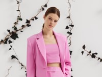 Бюстье, пайетки и розовый: что мы будем носить летом 2021 - «Я и Мода»