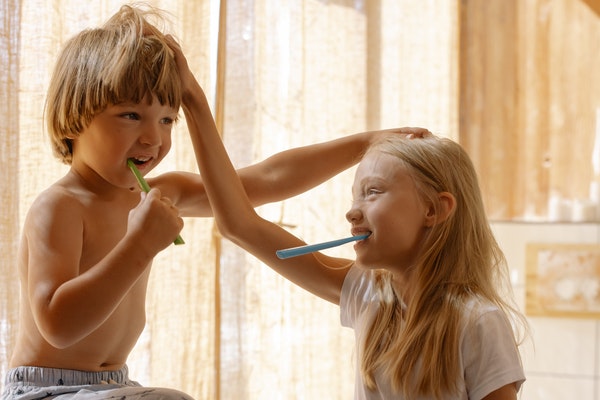 Тотальная свежесть: гигиена полости рта для взрослых и детей в трёх шагах - «Здоровье»