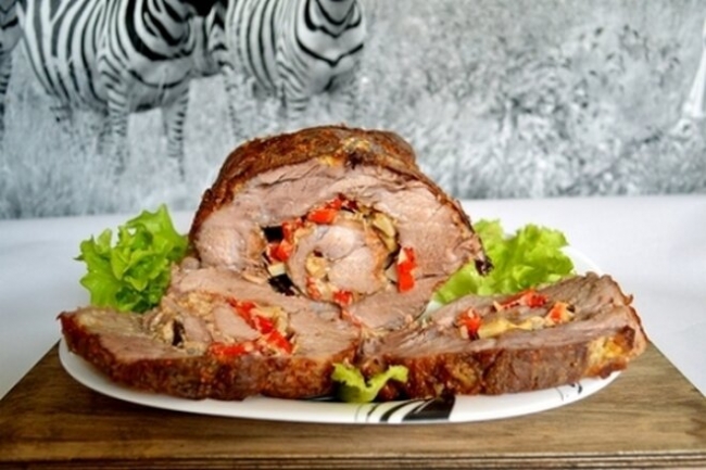 Мясной рулет с болгарским перцем и чесноком - «Блюда из мяса»