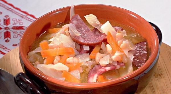 Суп из фасоли и из копченых колбасок в вине - «Первое блюдо»