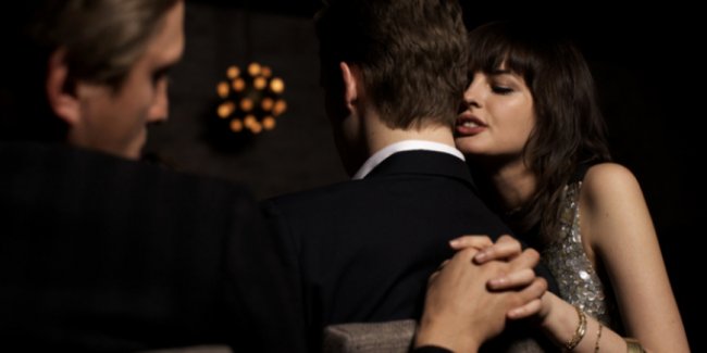 Влюбиться в двоих: ошибка или приключение?